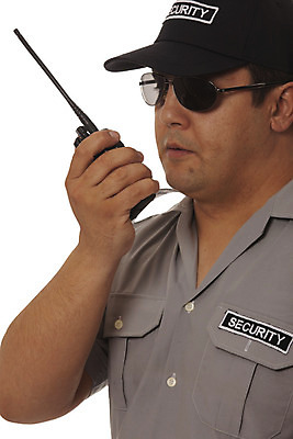 포토 JPG 해외이미지 유니폼 한명 경비 안전 사람 노란색 힘 경찰 보안관 절도 직원 라디오 예방 군용 보안 공정 순찰 장교 헬프 해외202004 해외포토 직업 1 옷 컬러 군대 전자제품 도움 범죄 보호 파일형식 이미지허브