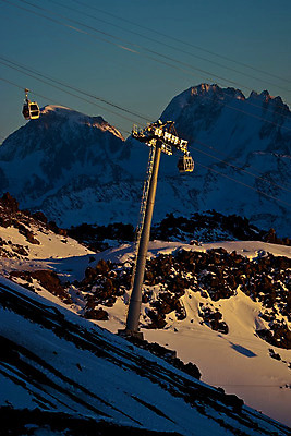 포토 JPG 해외이미지 계절 여행 겨울 자연 하늘 휴가 산 그림자 풍경 사람없음 야외 파란색 빛 태양 평화 냉동 얼음 침묵 추위 신선 오픈 정상 저녁 시원함 언덕 만족 무료 절정 해외202004 해외포토 자연요소 감정 컬러 컨셉 소리 야간 생태계 파일형식 이미지허브