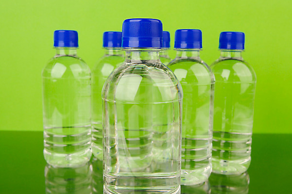 포토 JPG 해외이미지 음료 사람없음 초록색 물 환경 봄 행성 마시기 플라스틱 갈증 에코 내추럴 해외202004 해외포토 자연요소 계절 컬러 모션 재질 우주 파일형식 이미지허브