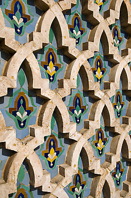 포토 JPG 해외이미지 전통 디자인 문화 벽 여행 백그라운드 패턴 건축양식 미술 동양인 사람없음 건물 장식 파란색 노란색 화려 우아함 이슬람교 타일 묘사 질감 모스크 모자이크 모로코 수공예 대칭 아라베스크 아랍어 엘리먼트 옛날 스타일 해외202004 해외포토 건축물 건축 종교 컬러 컨셉 무늬 아프리카 문화예술 인종 공예 파일형식 이미지허브