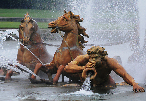 포토 JPG 해외이미지 공원 조각 미술 사람없음 물 조각상 정원 궁전 프랑스 역사 분수 베르사유 해외202004 해외포토 자연요소 공공시설 유럽 고건축 문화예술 조형물 파리_프랑스 파일형식 이미지허브