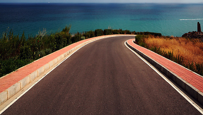 포토 JPG 해외이미지 도로 바다 여행 휴가 항해 사람없음 물 여름 탑 운전 보트 스페인 지중해 도착 포트 해외202004 해외포토 자연요소 건축물 계절 유럽 길 배_교통 교통시설 모션 파일형식 이미지허브