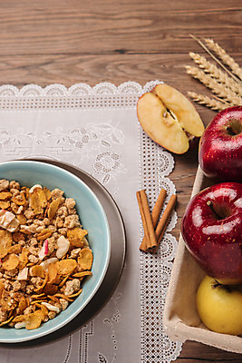 포토 JPG 해외이미지 음식 컨셉 다이어트 과일 유리 아침 디저트 건강 사람없음 목재 빨간색 숟가락 식사 신선 사발 달콤 아침식사 사과 상품 정상 작음 낟알 시리얼 굽기 먹기 크림 유기농 블루베리 귀 산딸기 요거트 내추럴 뮤즐리 바이오 숙성 시나몬 채식주의자 귀리 해외202004 해외포토 주간 나무 웰빙 컬러 재료 모션 재질 유제품 곡류 수저 신체부위 사기그릇 맛 크기 구이 채식 파일형식 이미지허브