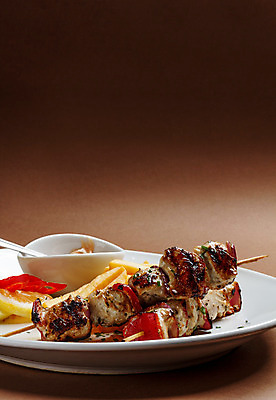 포토 JPG 해외이미지 전통 음식 채소 양파 피망 감자 육류 돼지고기 스테이크 사람없음 식사 저녁식사 치킨 침묵 튀김 흰색 뜨거움 막대기 꼬치 닫기 그릴 바비큐 굽기 준비 케밥 해외202004 해외포토 컬러 식재료 모션 주방용품 서양음식 소리 구이 닭고기요리 파일형식 이미지허브