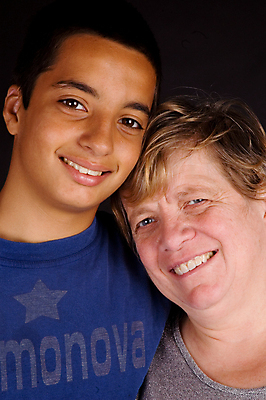 포토 JPG 해외이미지 백인 라이프스타일 응시 할아버지 남자 행복 무기 어린이 2 가족 포옹 손자 함께함 사랑 사람 앉기 소년 두명 닫기 손주 70대 길이 세대 구역 사방 옛날 조부모 정확 해외202004 해외포토 서양인 시선 노년 감정 컨셉 관계 안기 모션 생활 파일형식 이미지허브