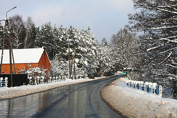 포토 JPG 해외이미지 나무 도로 여행 겨울 교통시설 자연 하늘 안전 풍경 사람없음 야외 노란색 얼음 침묵 운전 추위 흰색 소나무 배달원 숲 위험 시원함 12월 서리 장면 지역 광택 조심 폴란드 1월 2월 공급 해외202004 해외포토 자연요소 식물 직업 계절 유럽 길 컬러 교통 컨셉 모션 소리 날짜 시설 생태계 파일형식 이미지허브