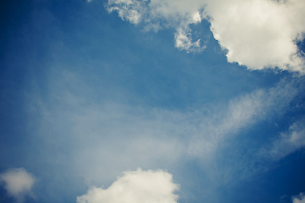 포토 JPG 해외이미지 구름 계절 하늘색 백그라운드 자연 하늘 날씨 풍경 사람없음 야외 여름 파란색 빛 햇빛 태양 맑음 봄 흰색 분위기 수분 천국 흐림 해외202004 해외포토 자연요소 컬러 컨셉 생태계 파일형식 이미지허브