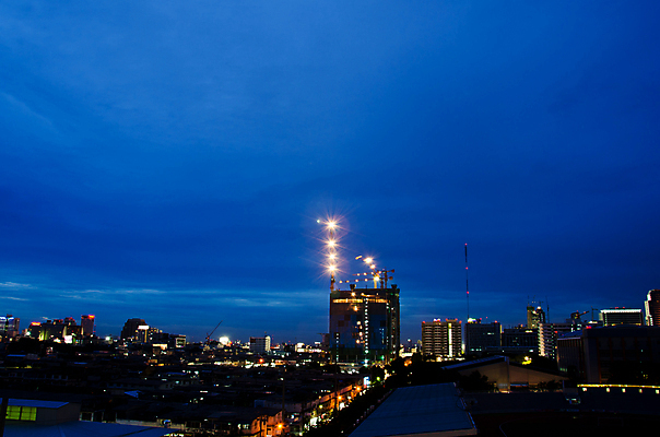 포토 JPG 해외이미지 실루엣 산업 오렌지 비즈니스 건축양식 태국 하늘 프레임 풍경 사람없음 야외 건물 빨간색 노란색 일출 탑 금속 고층빌딩 기계 황혼 일몰 새벽 장비 도시 업무 재산 저녁 땅 철 기중기 방콕 공학 개발 리프팅 지원 진짜 처음 철강 프로젝트 해외202004 해외포토 자연요소 건축물 교육 건축 아시아 컬러 과일 재질 촬영기법 빌딩 금융 노을 작업 중장비 야간 파일형식 이미지허브