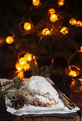 포토 JPG 해외이미지 전통 계절 음식 백그라운드 크리스마스 겨울 오렌지 과일 탁자 휴가 디저트 새로움 사람없음 목재 장식 빛 케이크 얼음 축제 빵집 견과류 흰색 시골 축하 달콤 설탕 굽기 연도 향신료 보케 아몬드 전나무 건포도 노엘 시나몬 페스츄리 핸드메이드 해외202004 해외포토 자연요소 나무 기념일 빵 컬러 가구 컨셉 재료 포도 상점 맛 구이 건과일 향미료 파일형식 이미지허브