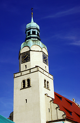 포토 JPG 해외이미지 구름 종교 시계 십자가 건축양식 하늘 지붕 사람없음 건물 교회 탑 도시 묘사 폴란드 해외202004 해외포토 자연요소 건축물 건축 유럽 종교건축 파일형식 이미지허브