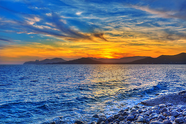 포토 JPG 해외이미지 바다 섬 여행 백그라운드 오렌지 자연 하늘 아침 휴가 풍경 사람없음 빨간색 물 여름 파란색 빛 컬러풀 햇빛 태양 반사 일출 맑음 황혼 일몰 새벽 개울 스페인 황금 저녁 망토 웨이브 천국 광 수평선 해외202004 해외포토 주간 자연요소 계절 유럽 컬러 과일 날씨 강 노을 밤 야간 생태계 파일형식 이미지허브