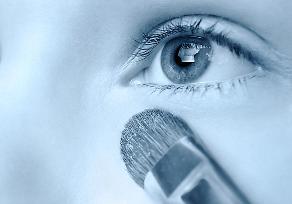 포토 JPG 해외이미지 여자 얼굴 신체 사람 사람없음 파란색 화장품 흰색 붓 매끈함 가루 피부 부드러움 해외202004 해외포토 컬러 신체부위 뷰티 감각 파일형식 이미지허브