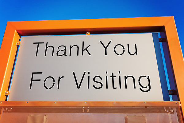 포토 JPG 해외이미지 도로 여행 하늘 사람없음 파란색 미국 도시 사인 감사 도로표지판 방문 해외202004 해외포토 감정 길 컬러 북아메리카 교통시설 표지판 파일형식 이미지허브