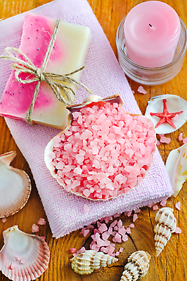 포토 JPG 해외이미지 리본 분홍색 사람없음 수건 스파 조개껍데기 스파용품 비누 향초 아로마테라피 입욕소금 해외202004 해외포토 컬러 초 조개 위생용품 미용용품 오브젝트 소금 테라피 파일형식 이미지허브