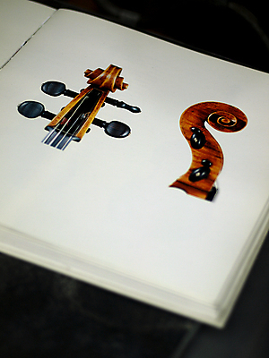 포토 JPG 해외이미지 문화 음악 여행 사람없음 책 쇼핑 프랑스 기구 도시 바이올린 파리(프랑스) 해외202004 해외포토 유럽 현악기 문화예술 파일형식 이미지허브