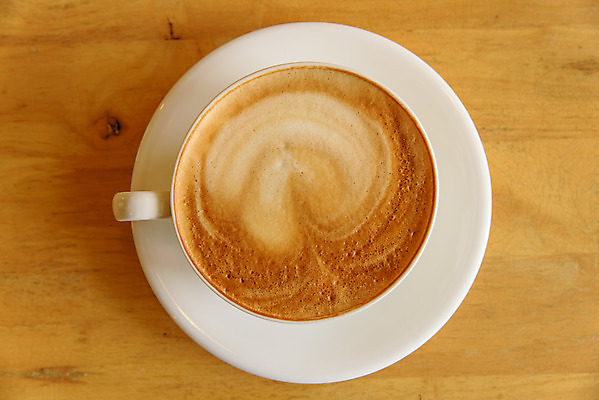 포토 JPG 해외이미지 접시 커피 음료 음식 백그라운드 탁자 아침 미술 사람없음 목재 컵 갈색 검은색 카페 우유 흰색 하트 뜨거움 맛 아침식사 정상 아로마 카푸치노 에스프레소 라떼 카페인 해외202004 해외포토 주간 모양 나무 식기 컬러 가구 컨셉 재료 문화예술 유제품 상점 식사 파일형식 이미지허브