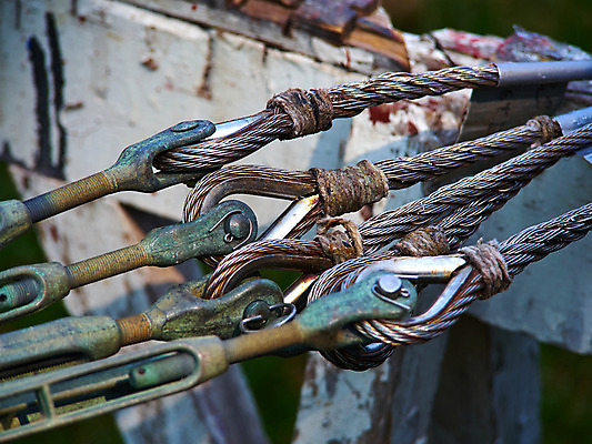 포토 JPG 해외이미지 산업 선 밧줄 바다 교통시설 바닥 항해 안전 사람없음 금속 힘 장비 공구 반지 고리 던지기 땅 철 묘사 오브젝트 질감 보안 함선 매듭 리프트 철사 볼트 실타래 무거움 닻 기어 리프팅 엘리먼트 철강 해외202004 해외포토 줄 교통 배_교통 장신구 모션 재질 도구 무게 시설 파일형식 이미지허브