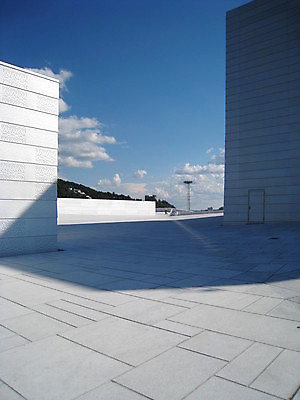 포토 JPG 해외이미지 문화 음악 노래 하늘 노르웨이 미술 사람없음 건물 여름 파란색 흰색 오슬로 오페라 해외202004 해외포토 건축물 계절 유럽 컬러 문화예술 파일형식 이미지허브