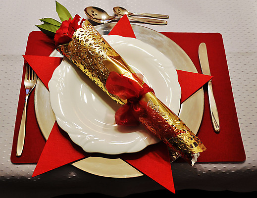 포토 JPG 해외이미지 접시 계절 크리스마스 탁자 휴가 새로움 요리 이벤트 사람없음 장식 빨간색 초록색 빛 컬러풀 장미 식당 숟가락 축제 식사 저녁식사 중국 희망 흰색 축하 재산 황금 우아함 은색 저녁 먹기 냅킨 설정 점심식사 백자 스타일 해외202004 해외포토 식기 기념일 꽃 감정 아시아 컬러 가구 컨셉 모션 수저 금융 상점 도자기 야간 파일형식 이미지허브