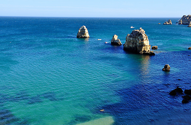 포토 JPG 해외이미지 유럽 모래 파도 여행 자연 날씨 휴가 따뜻함 사람없음 야외 물 파란색 태양 갈색 맑음 봄 뜨거움 서핑 지중해 포르투갈 휴양지 암초 대서양 남쪽 터키석 해외202004 해외포토 자연요소 계절 나라 바다 컬러 장소 수상스포츠 보석 방향 생태계 파일형식 이미지허브