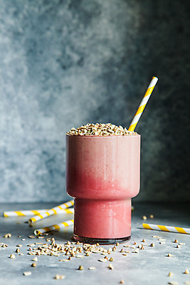 포토 JPG 해외이미지 열매 음료 음식 분홍색 백그라운드 다이어트 유리 탁자 아침 디저트 건강 사람없음 빨간색 주방 냉동 추위 수확 시골 신선 칵테일 아침식사 혼합 레시피 밀짚 요거트 쉐이크 섞기 스무디 채식주의자 비건 해외202004 해외포토 주간 식물 컬러 가구 농업 재질 유제품 주류 식사 짚 채식 파일형식 이미지허브