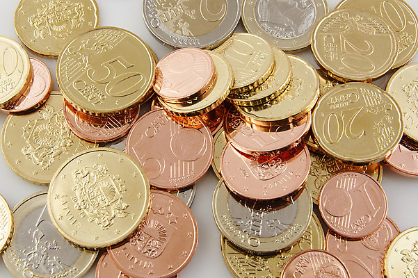 포토 JPG 해외이미지 유럽 돈 비즈니스 사람없음 금융 경제 빛 쌓기 동전 유로 변화 라트비아 센트 해외202004 해외포토 나라 컨셉 모션 북유럽 재산 파일형식 이미지허브