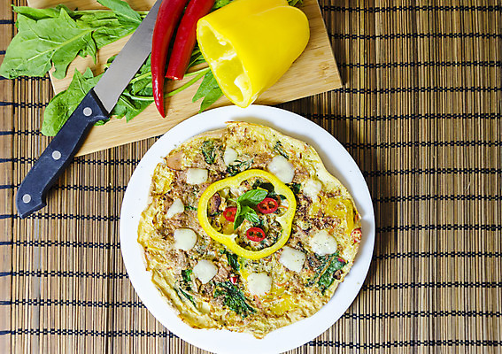 포토 JPG 해외이미지 접시 음식 다이어트 채소 고추 탁자 아침 피자 건강 요리 사람없음 빨간색 초록색 컬러풀 노란색 계란 저녁식사 튀김 껍질 시골 신선 원형 고명 칼 아침식사 자르기 굽기 지중해 먹기 민트 허브 대나무 메뉴 준비 유기농 매움 날것 브런치 레시피 후추 시금치 성분 바질 오믈렛 팬케이크 폭식 스크램블 스페인어 채식주의자 비건 해외202004 해외포토 주간 도형 나무 식물 식기 웰빙 바다 컬러 가구 모션 패스트푸드 서양음식 케이크 알 식사 맛 계란요리 구이 향신료 채식 파일형식 이미지허브