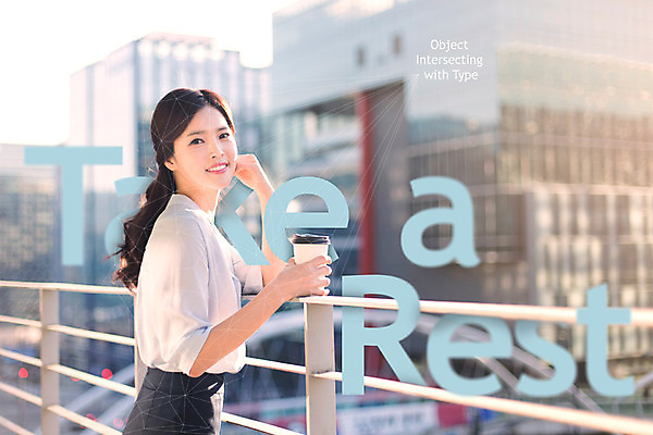 PSD 편집이미지 알파벳 여자 커피 난간 휴식 한명 성인 타이포그라피 한국인 비즈니스우먼 종이컵 디지털합성 폴리곤 디지털아트 이미지편집 문자 1 영어 음료 컨셉 비즈니스 사람 동양인 컵 직장인 일회용 파일형식