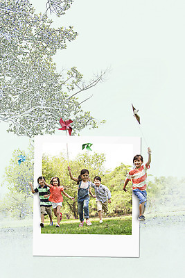 JPG 주간 서양인 외국인 편집이미지 공원 여자 남자 어린이 놀이 프레임 여러명 야외 달리기 바람개비 콜라주 폴라로이드사진 사진필름 디지털아트 이미지편집 편집실사 자연요소 공공시설 다수 모션 사람 인종 필름 CG 폴라로이드 파일형식