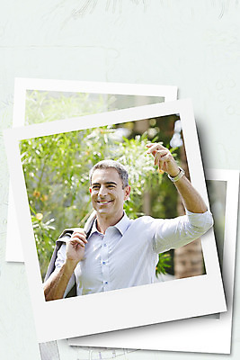 JPG 주간 서양인 편집이미지 남자 중년 비즈니스 프레임 한명 성인 야외 손들기 인사 비즈니스맨 콜라주 폴라로이드사진 사진필름 디지털아트 이미지편집 편집실사 자연요소 외국인 1 모션 사람 예절 직장인 필름 CG 폴라로이드 파일형식