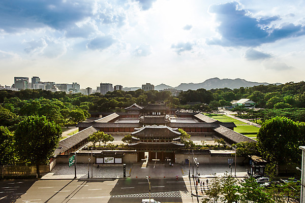포토 JPG 주간 구름 전통 건축 하늘 서울 풍경 사람없음 야외 궁전 종로 창경궁 국내포토 자연요소 고건축 한국 파일형식