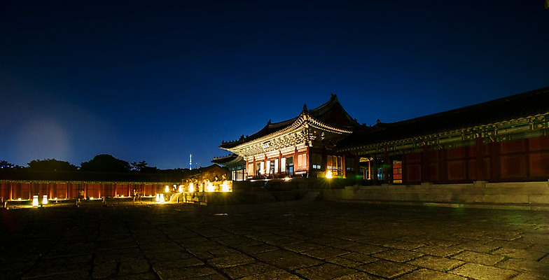 포토 JPG 전통 건축 야경 하늘 조명 서울 사람없음 야외 궁전 종로 창경궁 국내포토 고건축 한국 야간 파일형식 풍경_경치