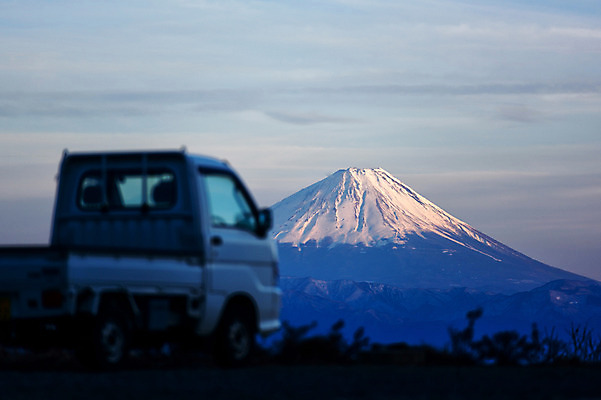 포토 JPG 주간 한대 하늘 풍경 사람없음 야외 일본 트럭 후지산 야마나시 국내포토 자연요소 1 아시아 자동차 산 세계문화유산 파일형식