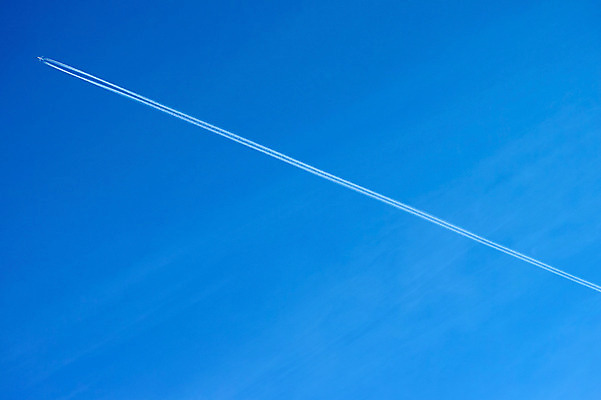 포토 JPG 주간 로우앵글 배경화면 백그라운드 하늘 비행기 풍경 사람없음 야외 일본 연기 곡예비행 야마나시 국내포토 자연요소 아시아 뷰포인트 항공교통 대중교통 비행 파일형식