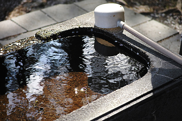 포토 JPG 주간 풍경 사람없음 야외 물 일본 일본전통 바가지 우물 야마나시 국내포토 자연요소 전통 아시아 파일형식