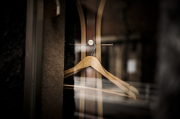 포토 JPG 백그라운드 실내 사람없음 일본 어둠 옷걸이 국내포토 아시아 내부 파일형식