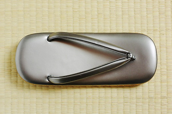 포토 JPG 신발 전통소품 실내 사람없음 일본 쪼리 오브젝트 한짝 게다 국내포토 1 전통 아시아 내부 샌들 일본전통 나막신 파일형식