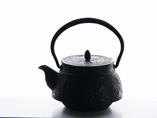 포토 JPG 주전자 주방용품 전통소품 실내 사람없음 골동품 찻주전자 오브젝트 국내포토 전통 생활용품 내부 파일형식