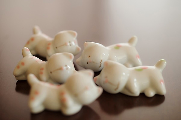 포토 JPG 전통소품 실내 사람없음 고양이 도자기 오브젝트 도자기인형 반려 국내포토 전통 인형 포유류 내부 반려동물 파일형식