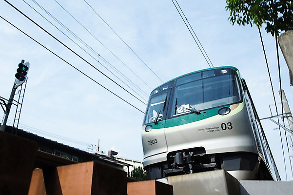 포토 JPG 주간 사람없음 야외 일본 전선 전철 국내포토 자연요소 아시아 육상교통 대중교통 파일형식