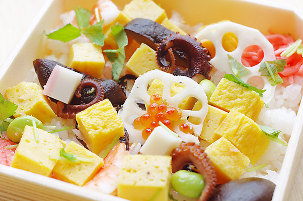 포토 JPG 음식 사람없음 덮밥 도시락 연근 계란말이 연어알 주꾸미 일본음식 벤또 제철음식 국내포토 채소 연체동물 알 수중동물 계란요리 제철 파일형식