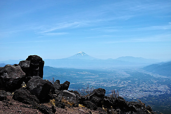 포토 JPG 주간 자연 하늘 산 풍경 사람없음 야외 일본 바위 야마나시 국내포토 자연요소 아시아 돌_바위 생태계 파일형식