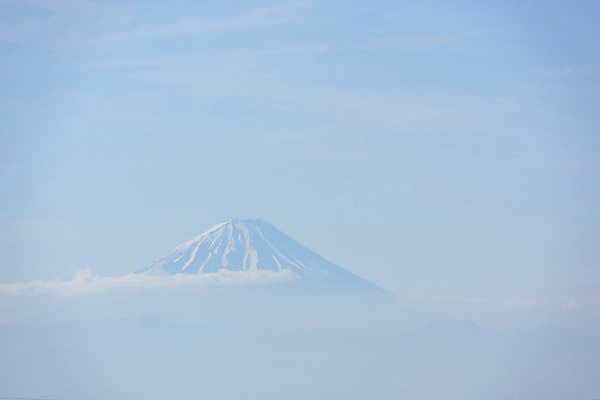 포토 JPG 주간 배경화면 백그라운드 하늘 풍경 사람없음 야외 일본 안개 후지산 야마나시 국내포토 자연요소 아시아 날씨 산 세계문화유산 파일형식
