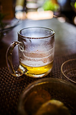 포토 JPG 술잔 식탁 잔 실내 사람없음 맥주잔 국내포토 식기 탁자 내부 파일형식