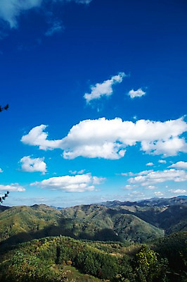 포토 JPG 주간 구름 백그라운드 자연 하늘 산 풍경 사람없음 야외 가을풍경 가을 정선 민둥산 국내포토 자연요소 계절 생태계 강원도 파일형식 가을_계절