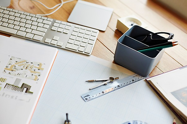 포토 JPG 안경 실내 자 사람없음 연필 사무용품 설계도 키보드 책상 오브젝트 연필꽂이 국내포토 잡화 가구 문구용품 학용품 건설업 내부 필기구 파일형식