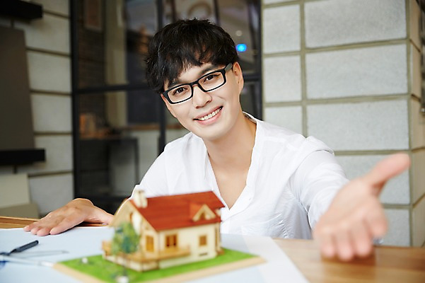 포토 JPG 남자 실내 한명 성인 아웃포커스 30대 모형 한국인 건축가 설계사 건축모형 건축설계사 남자만 남자한명만 성인남자만 안경낌 국내포토 직업 1 안경 촬영기법 사람 동양인 내부 장년 성인만 파일형식