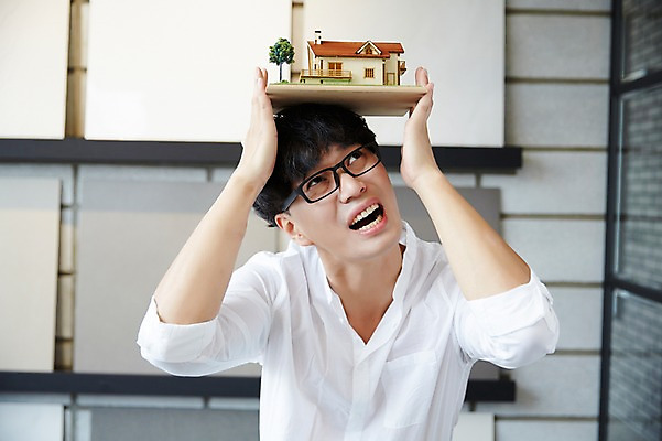 포토 JPG 남자 실내 한명 성인 30대 모형 한국인 올려보기 건축가 설계사 건축설계사 남자만 남자한명만 성인남자만 안경낌 국내포토 직업 1 안경 모션 사람 동양인 내부 장년 성인만 파일형식