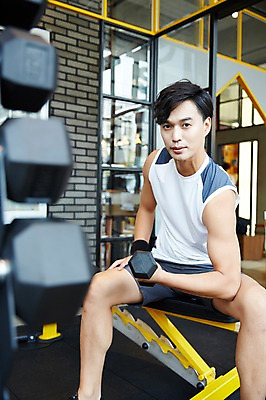 포토 JPG 남자 실내 한명 성인 30대 운동 건강관리 아령 헬스장 한국인 팔운동 남자만 남자한명만 성인남자만 국내포토 1 건강 관리 사람 동양인 내부 장년 헬스 성인만 파일형식