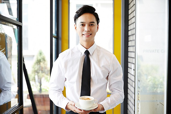 포토 JPG 남자 커피 실내 한명 성인 30대 카페 한국인 커피잔 바리스타 남자만 남자한명만 성인남자만 국내포토 직업 1 음료 잔 사람 동양인 내부 장년 상점 성인만 파일형식